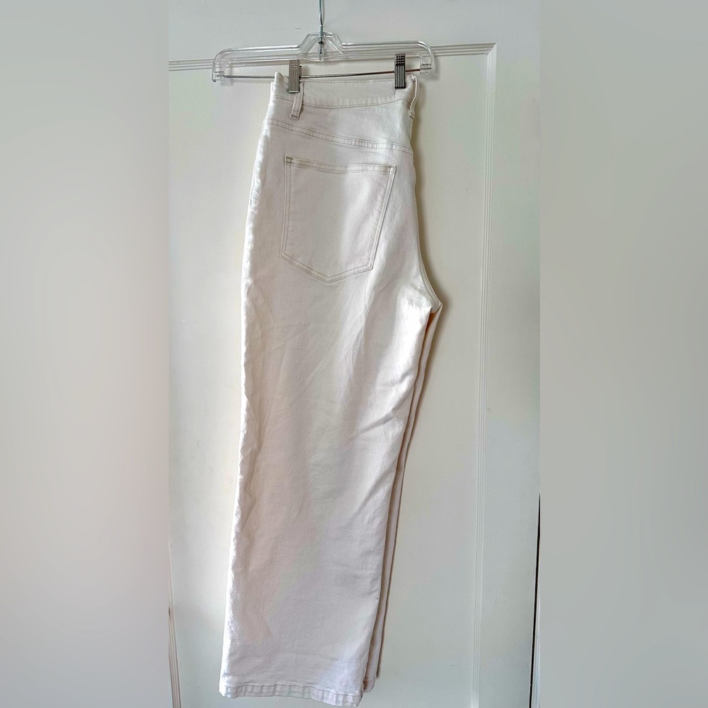 Madewell Jean  sz 33 
cream/white wide leg jeans. 
NEW nvr worn. washed